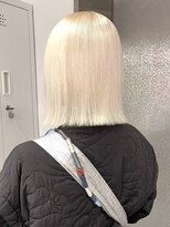 ベレーザ 渋谷(BELEZA)&nbsp;11406艶髪ホワイトブロンド切りっぱなしボブ韓国マロンベージュ