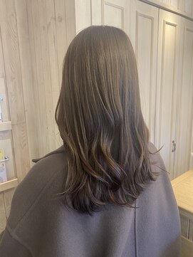 エイミーバイアフロート(amie  by afloat) グレージュカラー