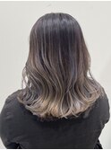 ナチュラルベージュ×グラデーション