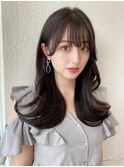 後れ毛が可愛い顔周りハイレイヤーロングチェリーブラウン