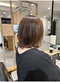 外ハネくびれボブ×アッシュブラウン