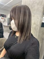 キング 心斎橋店(K!ng)&nbsp;ハイライトカラーミルクティーベージュレイヤーカット