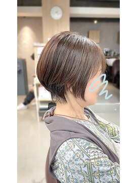 束感ショートボブ