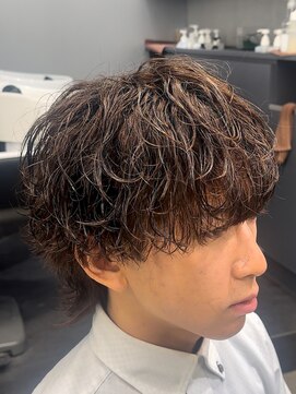 フィフス トウキョウ (fifth TOKYO) 渋谷シャドウパーマメンズウルフマッシュセンターパート