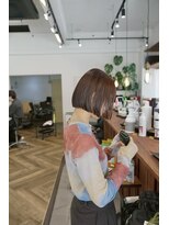 ルート(root)&nbsp;丸みボブ　くすみベージュ　カジュアルボブ