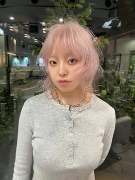 ブランコトレス 鏡島(BLANCO tres) レイヤーカット/ハッシュカット/ブリーチ/ホワイトピンク