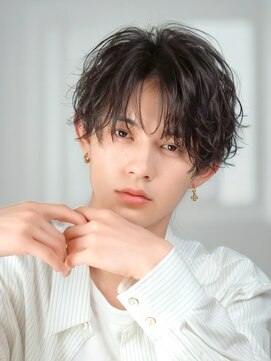 アロ 渋谷(Alo) ニュアンスパーマ/センターパート/波巻きツイストスパイラル渋谷