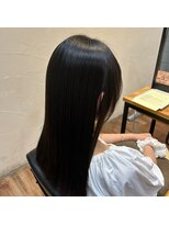 シキオリ(SHIKIORI) 柔らかく艶のあるロングヘア