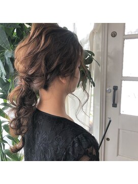 ジジ ヘアワークス(gigi hair works) パーティーアレンジ