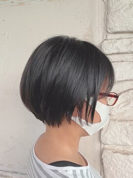 イロヘア アンジョウ(ilo.hair anjo) つやショートボブ