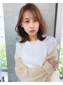 顔まわりフェザーバング後れ毛可愛いレイヤーカットくびれミディ