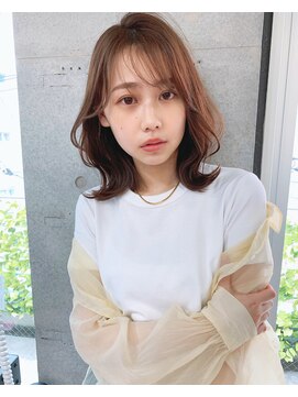 リコバイアフロート(riko by afloat) 顔まわりフェザーバング後れ毛可愛いレイヤーカットくびれミディ