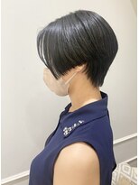 ハンサムショート　韓国風　前下がりショート