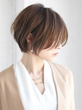 マグ ギンザ(mag ginza) 30代40代50代・大人ショートボブ・白髪ぼかし・小顔カットBISA