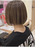 20代30代大人かわいい立体感ハイライト×丸みショートボブ