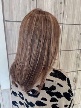 グランデュール 静岡インター通り店(GRANDEUR) ハイライトブリーチonベージュ