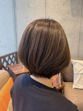 エム インターナショナル 春日部本店(EMU international) 透け感アッシュベージュショートボブ