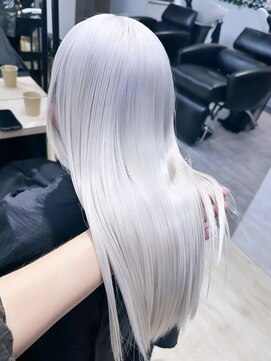 モニカ 原宿店(MONIQA) ホワイトカラー