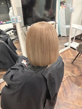 レグノ(Regno) ブリーチ1～2回ミルクティベージュ