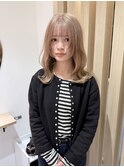 ミルクティーベージュ/レイヤーカット/顔まわりカット/ブリーチ