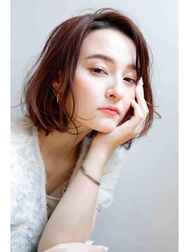 ムウ 難波(MOU) ボブミルクティーブロンドダークブルーワンホンレイヤー30代40代