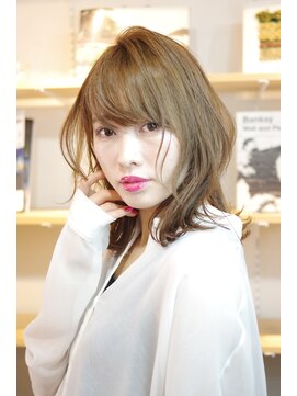 ヴィダヘアーアンドメイク(VIDA hair&make) ウェット外ハネミディ（VIDA)