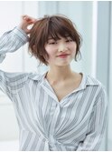大人フェミニンなショートヘア