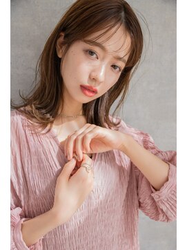 トローノ 栄(TRONO) 耳かけが可愛い!うぶ毛風前髪ナチュラル外ハネミディ