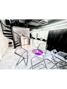 柏駅に待望の"髪質改善特化型サロン"。上質空間で髪の悩みに本気で向き合います［縮毛矯正/髪質改善TR］