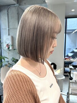 ソル ジングウマエ(SOL JINGUMAE) ミルクティーベージュダブルカラーインナーカラーショートボブ