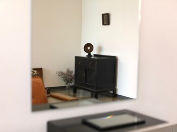 テフ(tefu)の写真/オーナー自ら厳選したこだわりのインテリアが並ぶスタイリッシュな空間☆本物志向の方のためのサロン－。
