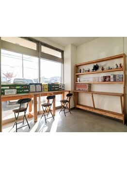 お子様連れ大歓迎☆幅広い年齢層が通えるメンズ理容室。親子割などお得なクーポンを多数ご用意！