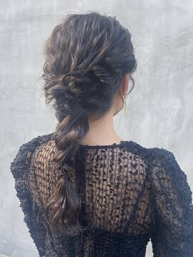 ガーランド (Garland) 編み下ろし　結婚式　お呼ばれ　ヘアアレンジ　大人かわいい