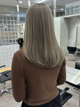 サンクプロジェクト(cinq PROJECT) ミルクティーベージュダブルカラーハイトーンレイヤーカット韓国