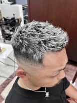 ヘアサロンナンバーワンクラブ上和田本店&nbsp;ショートホワイトメッシュ