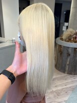 ロウル 池袋(LOWRL)&nbsp;この透明感、ホワイトブロンドでしか出せない。
