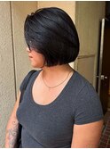レイヤーで軽さと品を足した黒髪スタイル