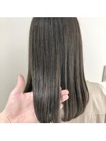 ネイヴィル(navile)&nbsp;◎赤みゼロオリーブグレージュ