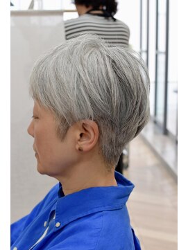 フロラクロマ 上通NEWS裏(FLORACHROMA) ベリーショート