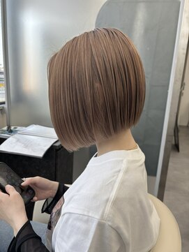 ジエクト アイロ(The Ect ilo) ハイトーンボブ♪ぱつっと、20代30代40代おすすめスタイル