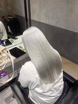 エース(ACE:Re) ホワイトシルバー