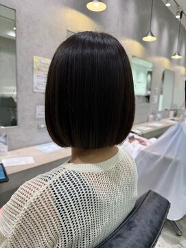 ビブ(VIV) 顎下3cm切りっぱなしボブ