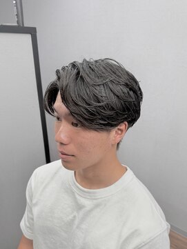 スカット 新宿(Sucut) 毛流れセンターパート/ニュアンスパーマパーマ<理容室>[新宿]