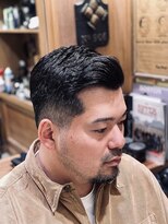 フォーコーナーズ(Four Corners)&nbsp;大人スキンフェードツーブロック刈り上げマンバン30代40代