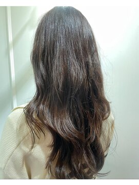 エイバヘア 新大久保(AVAHAIR) （韓国スタイル）太めのSカールパーマ