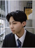 フェザーパーマ 　ビジネスパーマ　センターパート　軽め