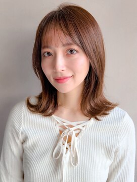 リヤン 表参道(lyann) ミルクティーブロンド斜めバングうるツヤモテ髪ダークブルー