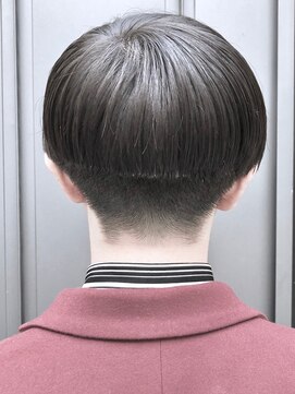 ココ 原宿(KOKO) 波巻きツイストスパイラルフェザーパーマ刈り上げセンターパート