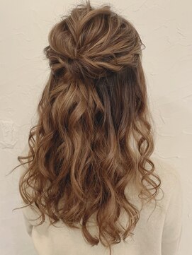 ヘアメイクアンドセットサロン リッコ(Hair make&set salon Ricco) ハーフアップスタイル