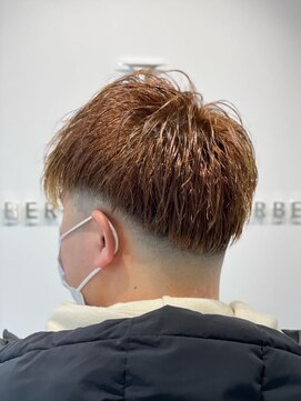 リバティシェアバーバー 銀座2nd(LIBERTY SHARE BARBER) スキンフェードコテパーマ濡れパンマッシュパーマ[銀座<理容室>]